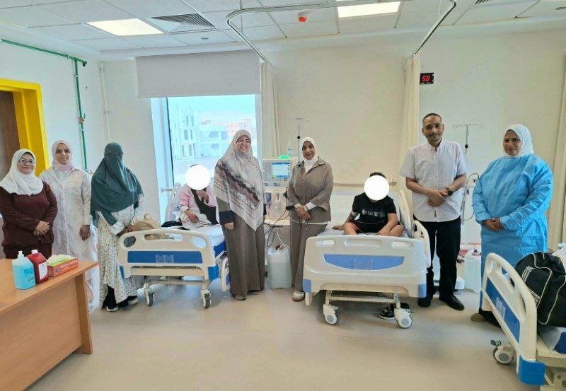 جانب من التجهيزات الطبية الحديثة داخل وحدة الغسيل الكلوي بمستشفى شفا الأطفال بسوهاج لخدمة الأطفال المرضى.